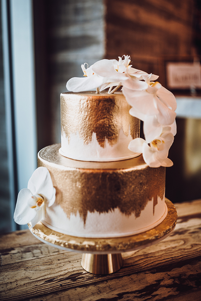 Metallic wedding cake 